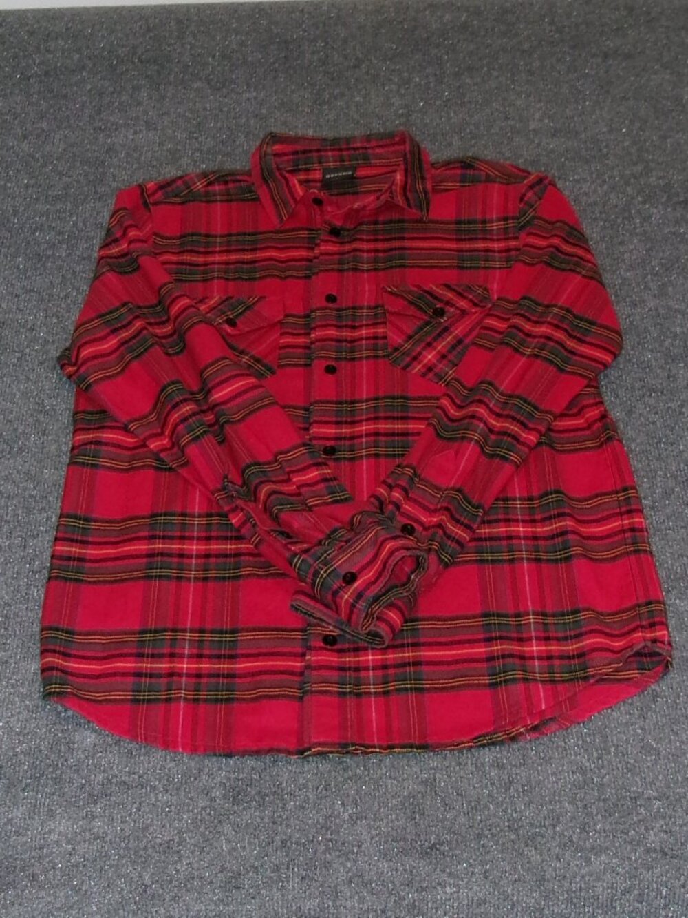 Defend Men's Long Sleeve Button-Down Shirt in size Medium
